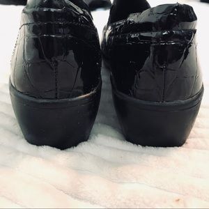 clarks may marigold black croc